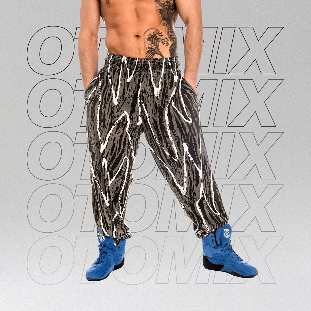 BlackWaxBaggyPantsWITHBLUESTIN